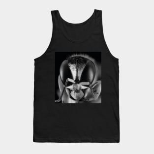 realistic image Of the Bee - macro head detail Tank Top